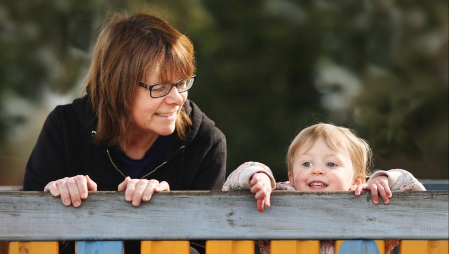 
		Kinderbetreuerin mit Kind
	